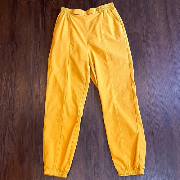High Waisted Tapered Pants - Picture 4 of 7